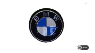 Gebruikte Embleem BMW 2 serie Gran Coupe (F44) 218i 1.5 TwinPower Turbo 12V Prijs € 18,15 Inclusief btw aangeboden door NNP Automotive Group