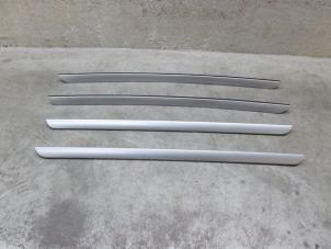 Gebruikte Carrosserielijst Volkswagen Golf V (1K1) Prijs € 30,25 Inclusief btw aangeboden door NNP Automotive Group