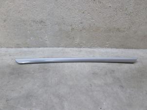 Gebruikte Carrosserielijst Volkswagen Golf V (1K1) Prijs € 12,10 Inclusief btw aangeboden door NNP Automotive Group