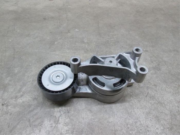 Gebruikte Spanrol Multiriem Volkswagen Polo V (6R) 2.0 TSI R WRC Street 16V Prijs € 24,20 Inclusief btw aangeboden door NNP Automotive Group