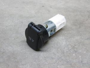 Nieuwe 12 Volt aansluiting Volkswagen Touran (1T3) Prijs € 3,63 Inclusief btw aangeboden door NNP Automotive Group