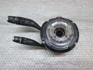 Gebruikte Licht + Raw Schakelaar Infiniti Q30 (H15) Prijs € 54,45 Inclusief btw aangeboden door NNP Automotive Group