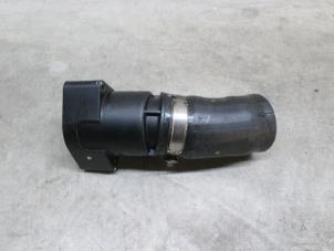 Gebruikte Turbo Pijp Volkswagen Golf VI (5K1) 1.6 TDI 16V Prijs € 30,25 Inclusief btw aangeboden door NNP Automotive Group