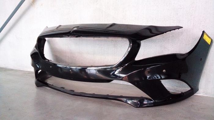 Zderzak przedni Mercedes CLA