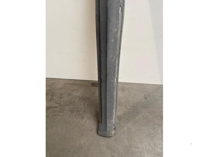 Dorpel links Mercedes A-Klasse