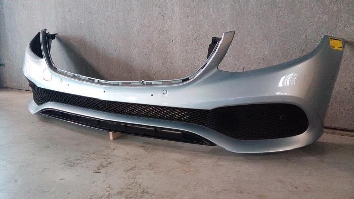 Zderzak przedni Mercedes E-Klasse
