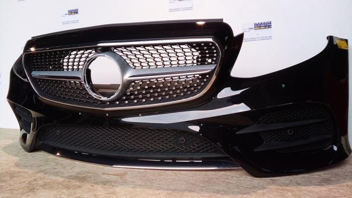 Zderzak przedni Mercedes E-Klasse