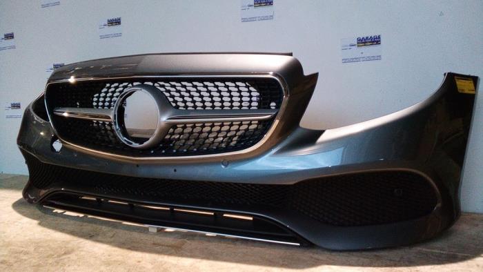 Zderzak przedni Mercedes E-Klasse