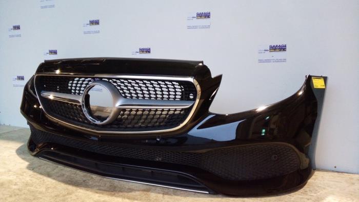 Zderzak przedni Mercedes E-Klasse