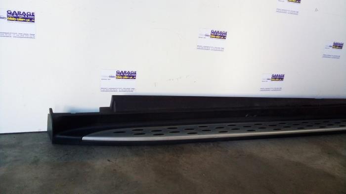 Sill, left Mercedes ML-Klasse