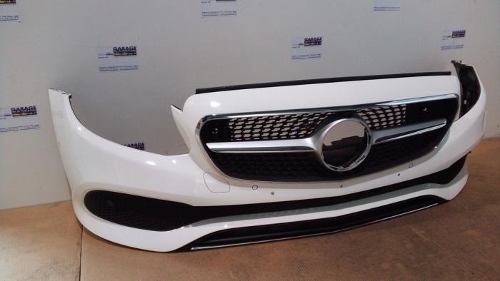 Zderzak przedni Mercedes E-Klasse
