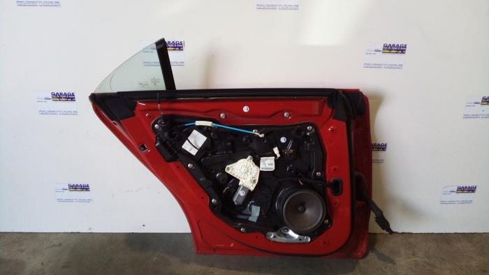 Drzwi lewe tylne wersja 4-drzwiowa Mercedes CLA