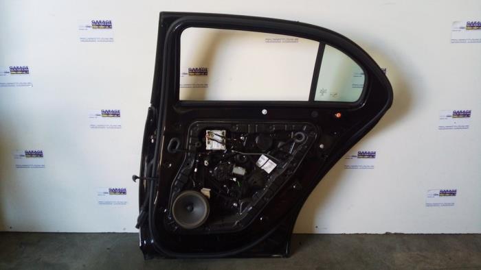 Drzwi prawe tylne wersja 4-drzwiowa Mercedes A-Klasse