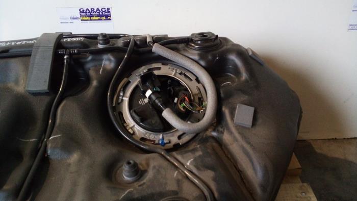 Réservoir de carburant Mercedes E-Klasse