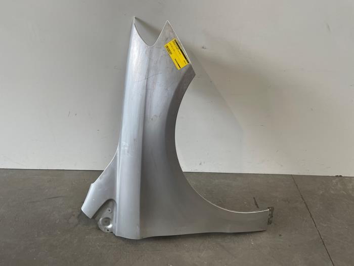 Blotnik prawy przód Mercedes B-Klasse