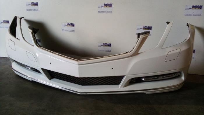 Zderzak przedni Mercedes E-Klasse