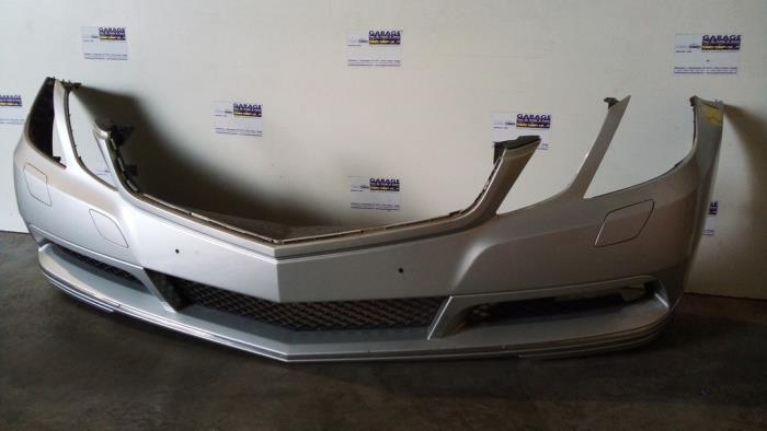 Zderzak przedni Mercedes E-Klasse