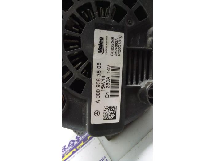 Dynamo Mercedes C-Klasse