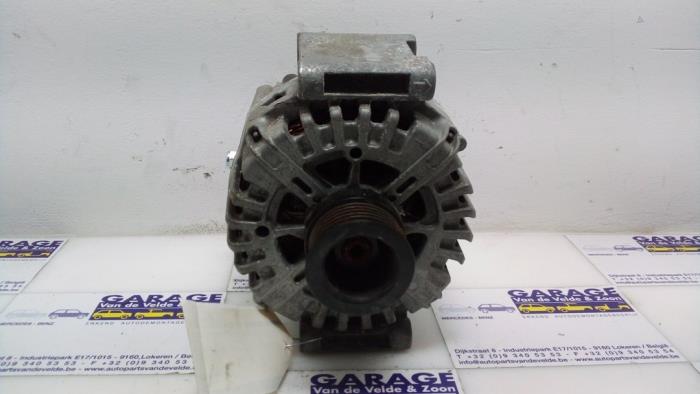 Dynamo Mercedes C-Klasse