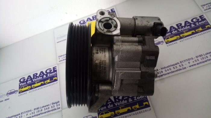 Power steering pump Mercedes C-Klasse