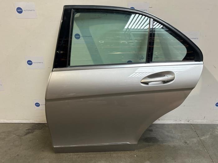 Drzwi lewe tylne wersja 4-drzwiowa Mercedes C-Klasse