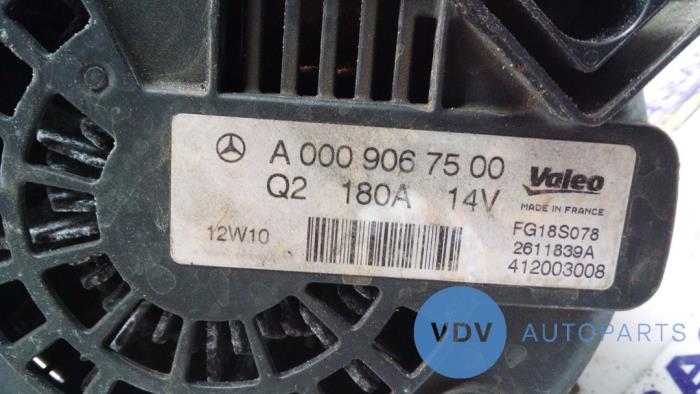 Dynamo van een Mercedes-Benz C (W204) 3.0 C-320 CDI V6 24V 2013
