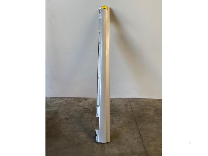 Seuil gauche Mercedes C-Klasse