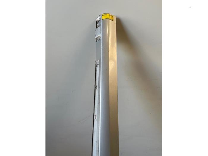 Sill, left Mercedes C-Klasse