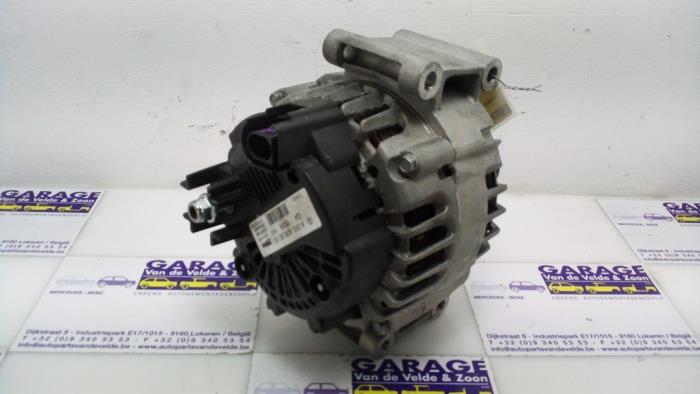 Dynamo Mercedes C-Klasse