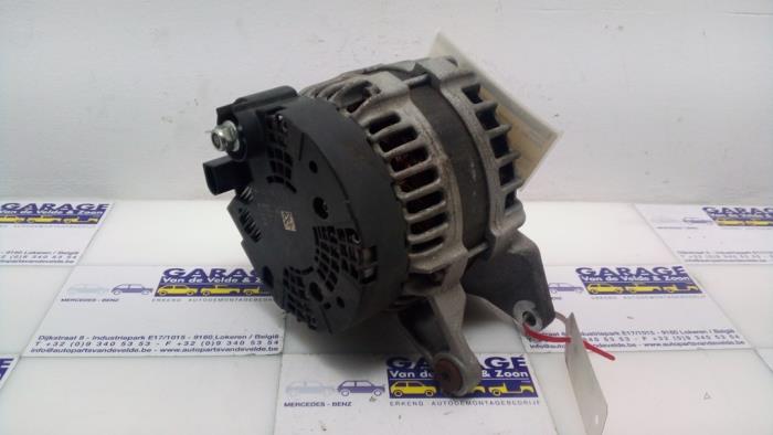 Dynamo Mercedes C-Klasse