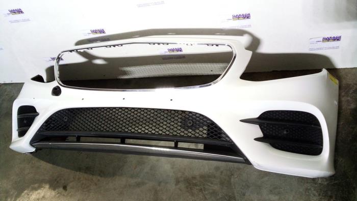 Zderzak przedni Mercedes E-Klasse