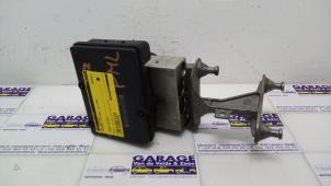 Gebruikte ABS Computer Mercedes C Sportcoupé (C203) 2.5 C-230 V6 24V Prijs € 72,60 Inclusief btw aangeboden door Autoparts Van De Velde