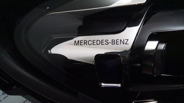 Reflektor prawy Mercedes E-Klasse