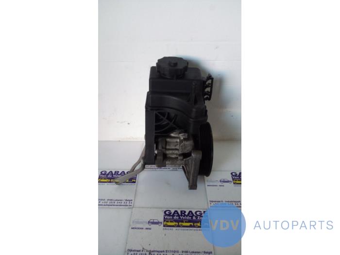 Power steering pump Mercedes C-Klasse