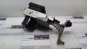 Gebruikte ABS Computer Mercedes C Sportcoupé (C203) 2.2 C-220 CDI 16V Prijs € 72,60 Inclusief btw aangeboden door Autoparts Van De Velde