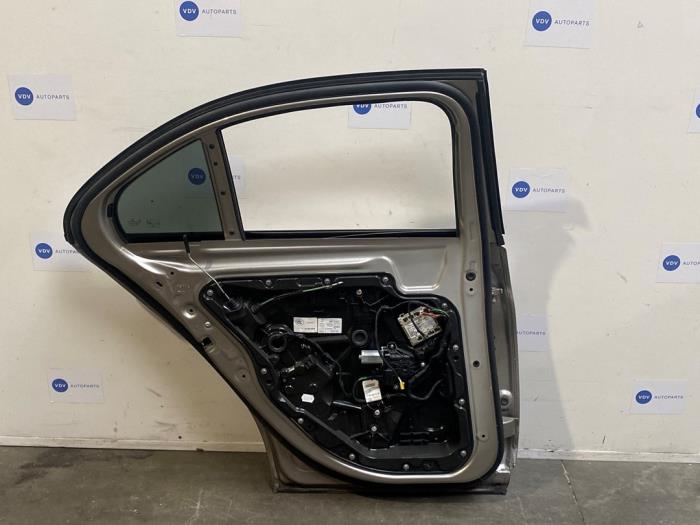 Tür 4-türig links hinten Mercedes C-Klasse