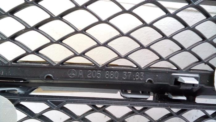 Grill Mercedes C-Klasse