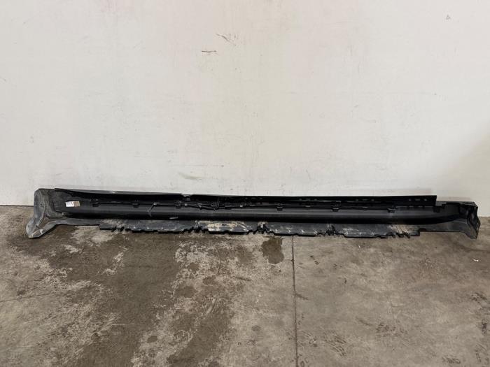 Sill, left Mercedes GLE