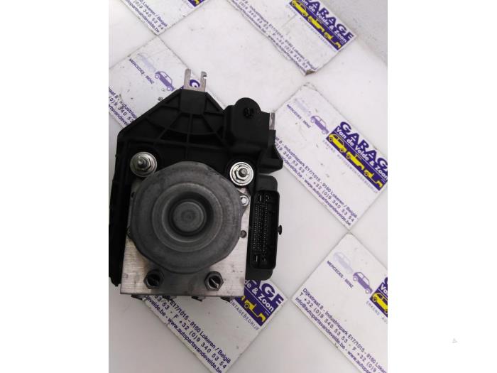 Pompe ABS Mercedes GLA