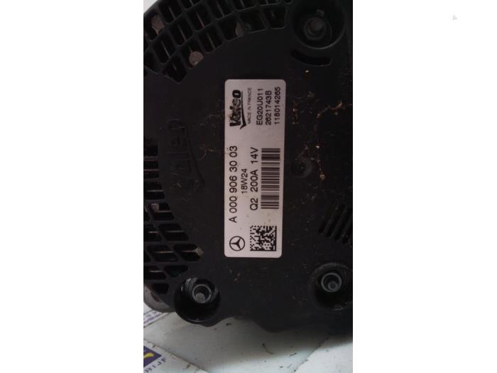 Dynamo Mercedes C-Klasse