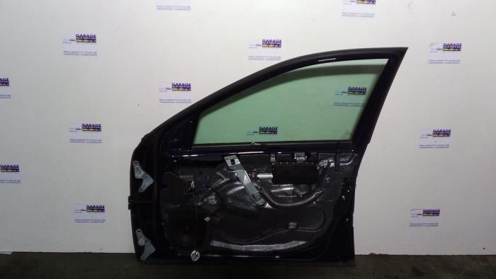 Drzwi prawe przednie wersja 4-drzwiowa Mercedes C-Klasse