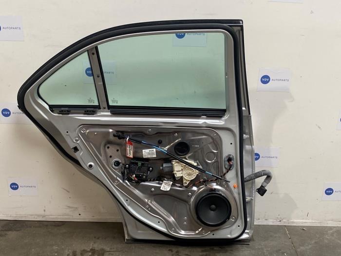 Tür 4-türig links hinten Mercedes C-Klasse