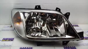 Gebruikte Koplamp rechts Mercedes Sprinter 3t (903) 311 CDI 16V Ch.Cab. Prijs € 163,35 Inclusief btw aangeboden door Autoparts Van De Velde
