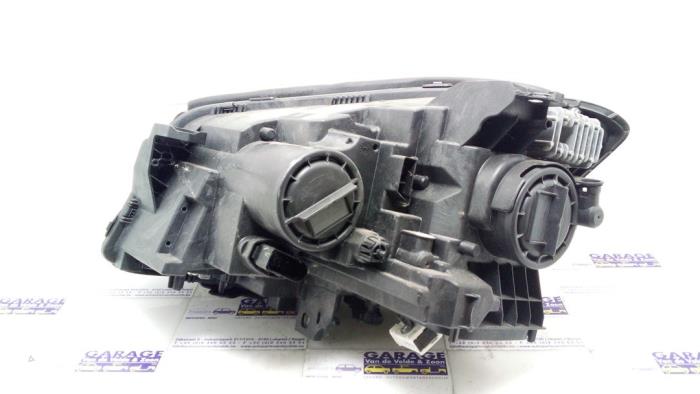 Reflektor prawy Mercedes GLA