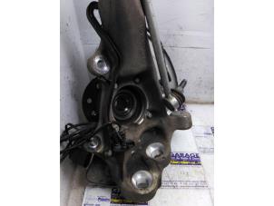 Gebruikte Fusee houder links-voor Mercedes CLS (C257) 350d 2.9 24V 4-Matic Prijs € 181,50 Inclusief btw aangeboden door Autoparts Van De Velde