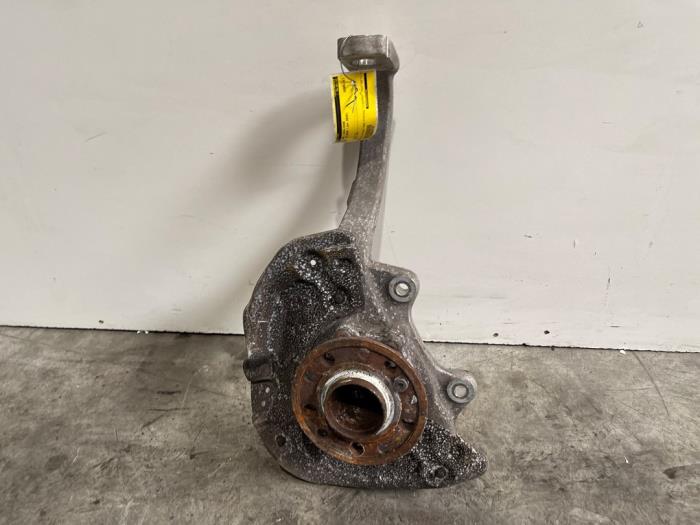 Uchwyt sworznia lewy przód Mercedes C-Klasse