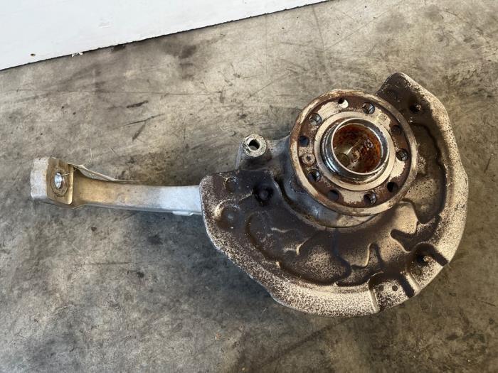 Uchwyt sworznia lewy przód Mercedes C-Klasse