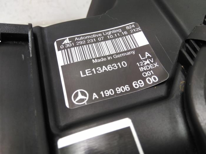 Koplamp links van een Mercedes-Benz AMG GT (C190) 4.0 R V8 Biturbo 2020