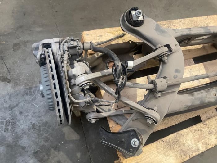 Os tylna napedu na tylne kola Mercedes E-Klasse