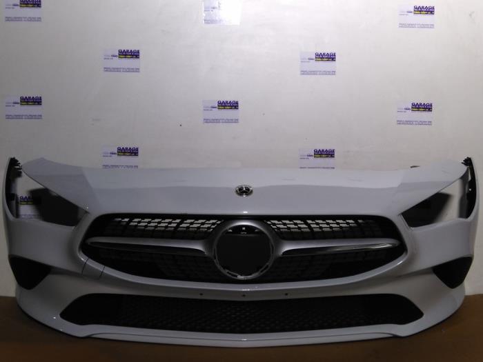 Bumper voor van een Mercedes-Benz CLA (118.3) 2.0 CLA-200d 2021